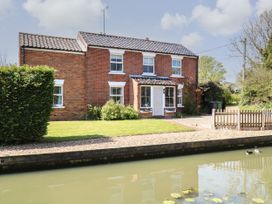 Riverside Cottage - Norfolk - 1132642 - thumbnail photo 1