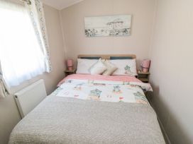 Finch 5 - North Yorkshire (incl. Whitby) - 1132785 - thumbnail photo 10