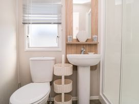 Finch 5 - North Yorkshire (incl. Whitby) - 1132785 - thumbnail photo 14
