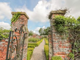 Wolds Way - North Yorkshire (incl. Whitby) - 1134321 - thumbnail photo 25