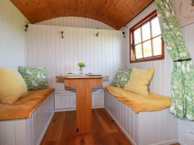 Puddle Duck Shepherds Hut - Cornwall - 1134710 - thumbnail photo 8