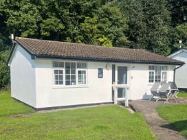 Bumble Bee Lodge - Cornwall - 1134770 - thumbnail photo 1