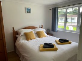 Bumble Bee Lodge - Cornwall - 1134770 - thumbnail photo 20