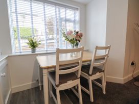 Apartment 1 - North Wales - 1135242 - thumbnail photo 5