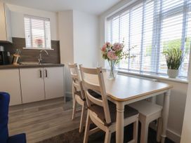 Apartment 1 - North Wales - 1135242 - thumbnail photo 6