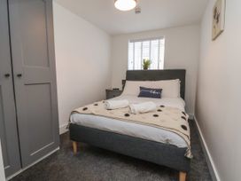 Apartment 1 - North Wales - 1135242 - thumbnail photo 11