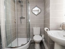 Apartment 1 - North Wales - 1135242 - thumbnail photo 13