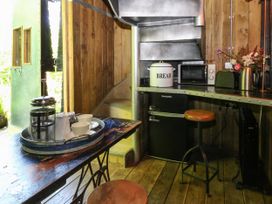 Humble Bee - Devon - 1135357 - thumbnail photo 6