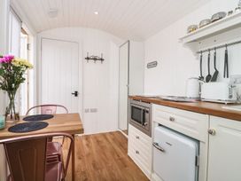 Billabong - Hampshire - 1135667 - thumbnail photo 2