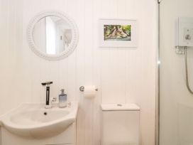 Billabong - Hampshire - 1135667 - thumbnail photo 6