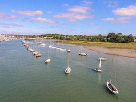 Billabong - Hampshire - 1135667 - thumbnail photo 10