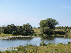 Billabong - Hampshire - 1135667 - thumbnail photo 18