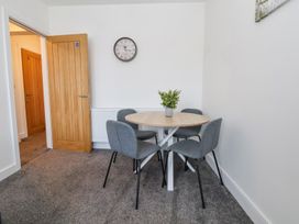 Apartment 3 - North Wales - 1135721 - thumbnail photo 8