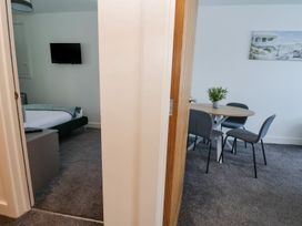 Apartment 3 - North Wales - 1135721 - thumbnail photo 13