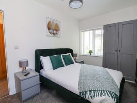 Apartment 3 - North Wales - 1135721 - thumbnail photo 14