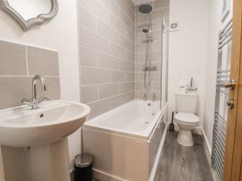 Apartment 3 - North Wales - 1135721 - thumbnail photo 19