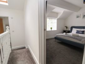 Apartment 4 - North Wales - 1135722 - thumbnail photo 12