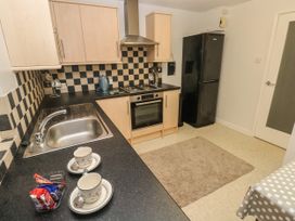 Flat 1 - South Wales - 1136004 - thumbnail photo 10