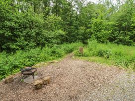 An outdoor area with a grill and fire pit at The Leveret in Eppleby