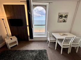 8 Beach View @ Beaconsfield House - North Yorkshire (incl. Whitby) - 1136905 - thumbnail photo 2