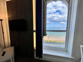 8 Beach View @ Beaconsfield House - North Yorkshire (incl. Whitby) - 1136905 - thumbnail photo 3