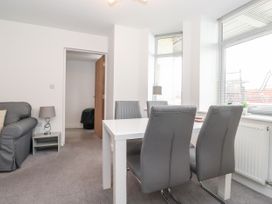 Apartment 2 @52 - North Yorkshire (incl. Whitby) - 1136975 - thumbnail photo 2