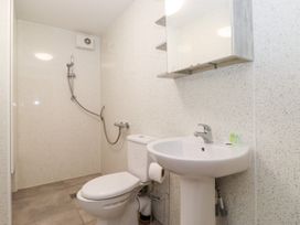 Apartment 2 @52 - North Yorkshire (incl. Whitby) - 1136975 - thumbnail photo 14
