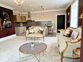 Alexander - Lake District - 1137142 - thumbnail photo 8