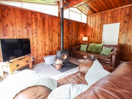 Chalet 2 - Mid Wales - 1137260 - thumbnail photo 4