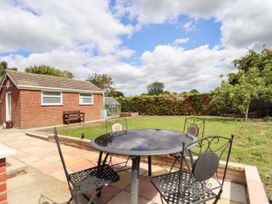 Joray Bungalow - Lincolnshire - 1137920 - thumbnail photo 27