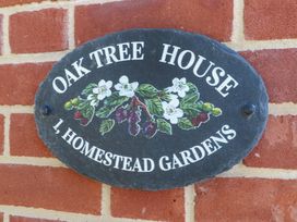 Oak Tree House, 1 Homestead Gardens - Norfolk - 1138282 - thumbnail photo 3