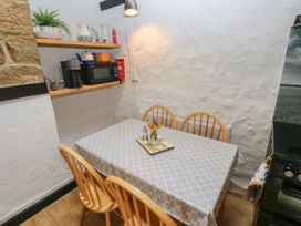 Honeysuckle Cottage - South Wales - 1138388 - thumbnail photo 11