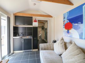 Ouzi's Place -  - 1138441 - thumbnail photo 3