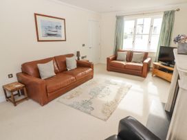 3 Strawberry Close - South Wales - 1138655 - thumbnail photo 4