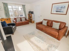 3 Strawberry Close - South Wales - 1138655 - thumbnail photo 6