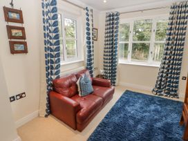 3 Strawberry Close - South Wales - 1138655 - thumbnail photo 13