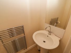 3 Strawberry Close - South Wales - 1138655 - thumbnail photo 19