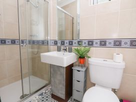 91 Chestnut Gardens - North Wales - 1138732 - thumbnail photo 15