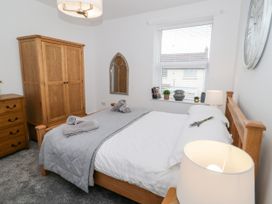 Apartment 2 - North Wales - 1138784 - thumbnail photo 12