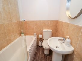 Apartment 2 - North Wales - 1138784 - thumbnail photo 18