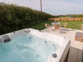 Heritage Retreat - South Wales - 1139743 - thumbnail photo 32