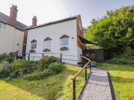 3 Oaks Lodge - Shropshire - 1139824 - thumbnail photo 3
