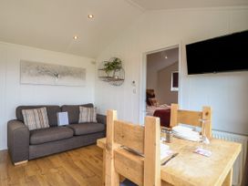 Oak -  - 1139838 - thumbnail photo 4