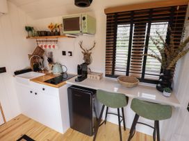 Southdown Luxury Glamping -  - 1140450 - thumbnail photo 4