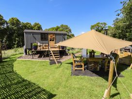 Southdown Luxury Glamping -  - 1140450 - thumbnail photo 17