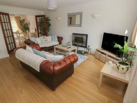 No.7 Merlins Gardens - South Wales - 1140619 - thumbnail photo 2