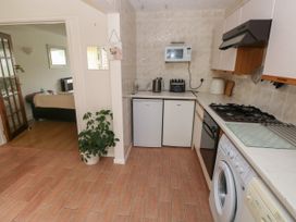 No.7 Merlins Gardens - South Wales - 1140619 - thumbnail photo 10