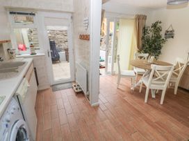 No.7 Merlins Gardens - South Wales - 1140619 - thumbnail photo 11
