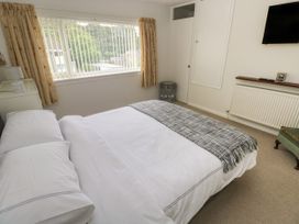 No.7 Merlins Gardens - South Wales - 1140619 - thumbnail photo 16