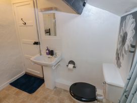 A bathroom with a sink and toilet at The LA'AL Cragg in Kirkby Stephen
